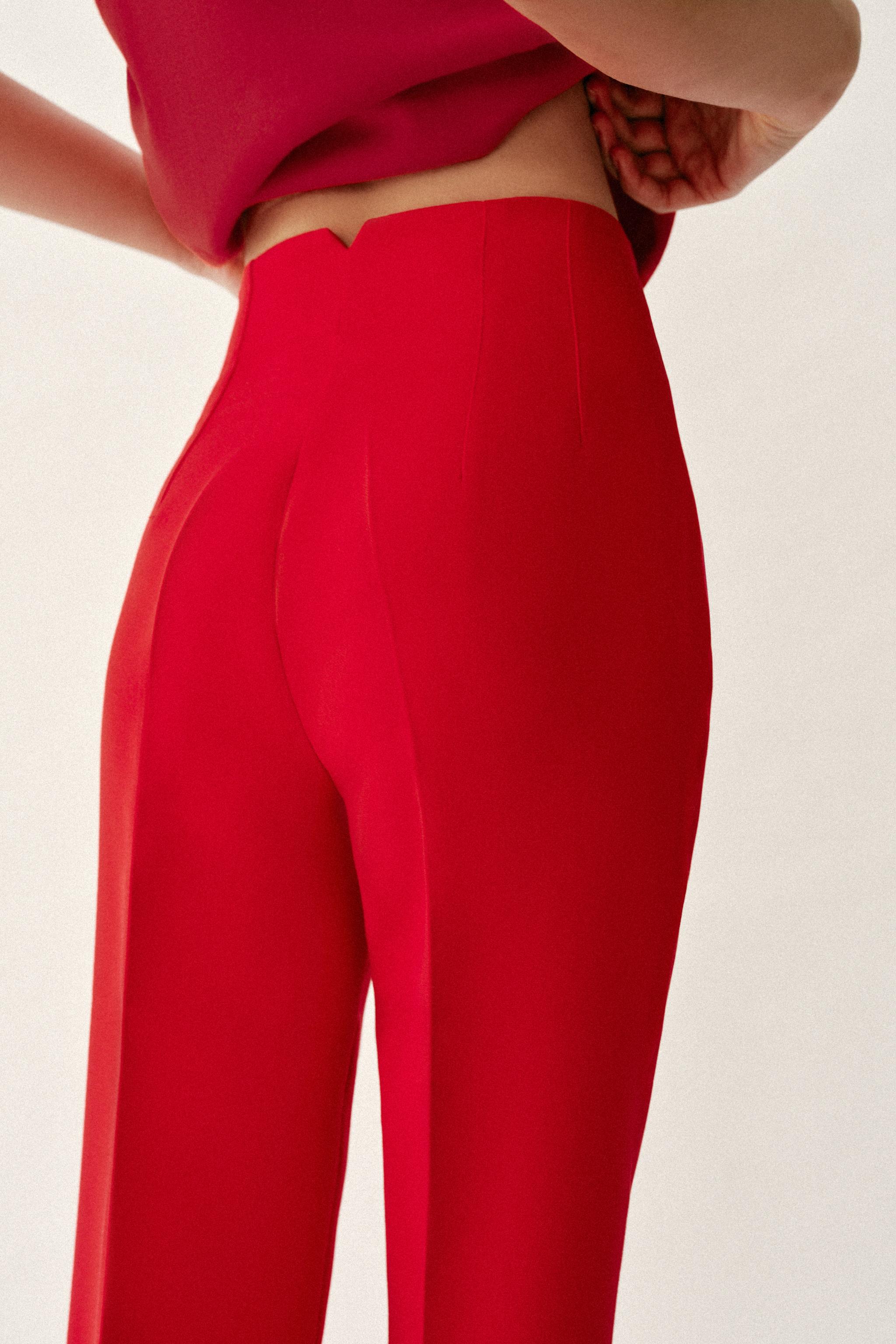 HIGH-WAISTED PANTS